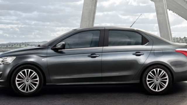 Citroen C-Elysee sfida la Fiat Tipo