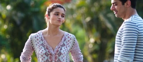 Alia Bhatt and Fawad Khan in "Kapoor and Sons"