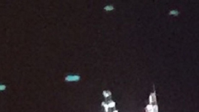 Flotta di UFO avvistata nei cieli di Londra