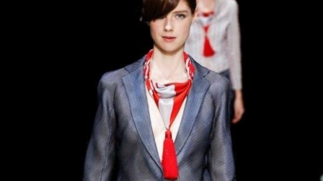 Tailleur Armani sfilate 2016 (foto da stylosophi).