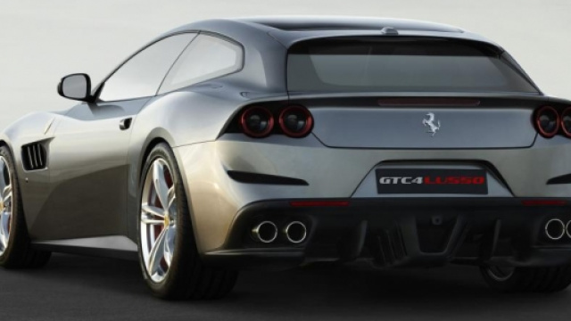 Nuova Ferrari quattro posti GTC4