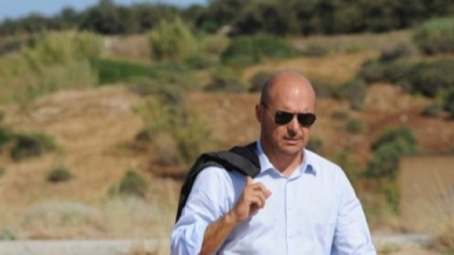 Zingaretti nei panni del Commissario Montalbano