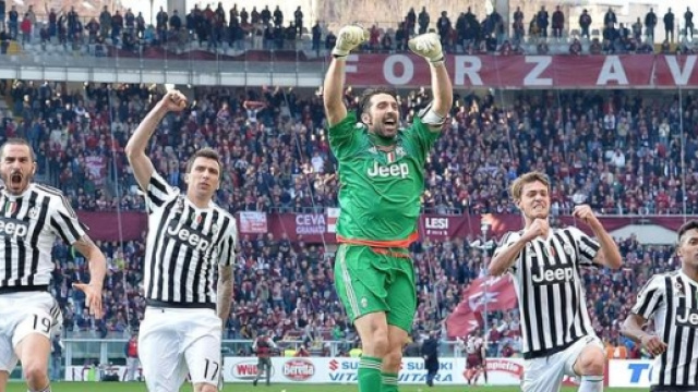 La Juventus vince il derby tra le polemiche