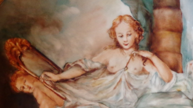 Venere al bagno (porcellana dipinta).
