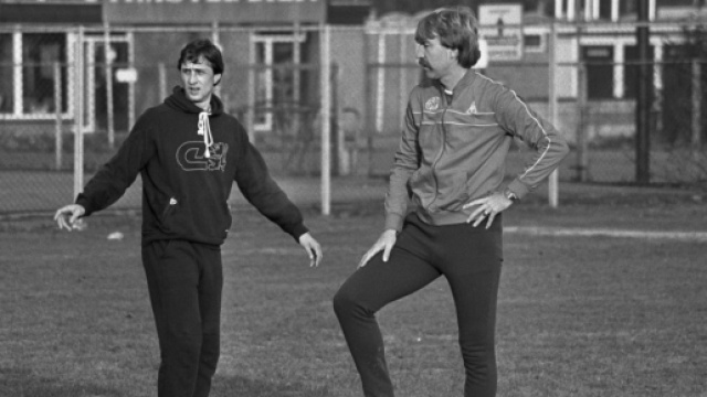 Addio a Johan Cruijff: l'ex fuoriclasse olandese si &egrave; spento a 68 anni