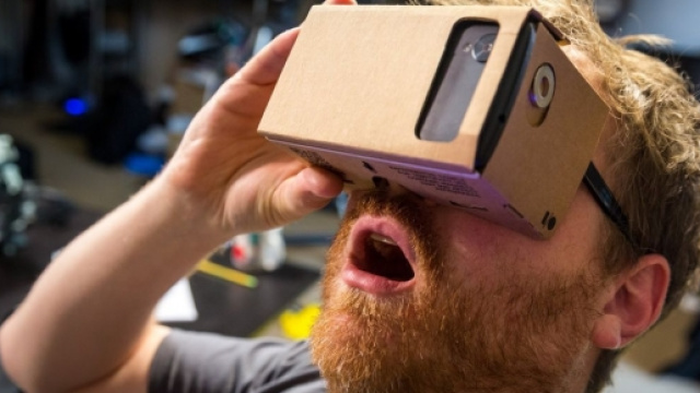 Pornhub lancia il mondo della realt&agrave; virtuale