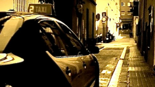 Un taxi ha portato i terroristi in aeroporto.