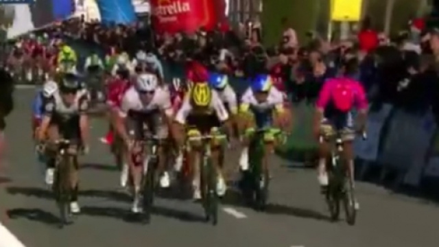 Davide Cimolai lancia lo sprint