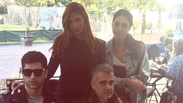Belen Rodriguez con la sua famiglia a Pasqua 2016