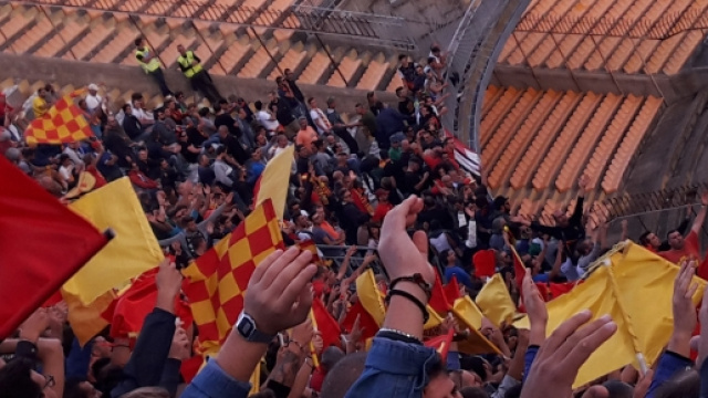 Si aspetta il pubblico delle grandi occasioni al "Via del mare".