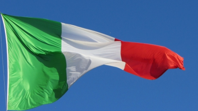 Sui muri di Modena: &ldquo;10,100,1000 Nassirya&rdquo;.