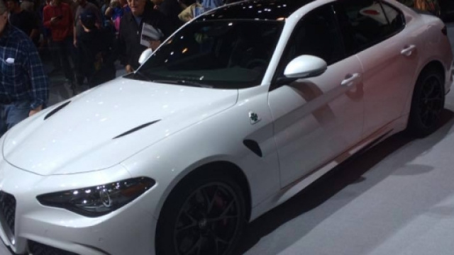 Alfa Romeo Giulia 2.9 Q. e 2.0 Tbi Us.Spec. al Salone di New York
