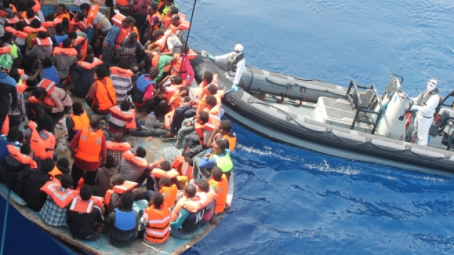 Continua la serie di salvataggi in mare di migranti