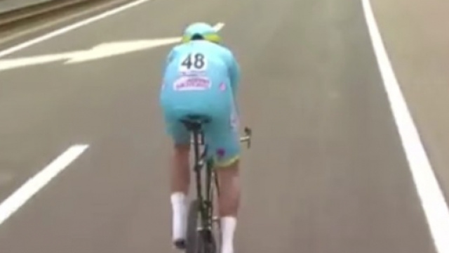 Lieuwe Westra in azione nella cronometro