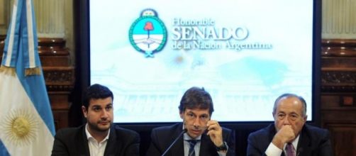 La Oposici&oacute;n piso fuerte en el Recinto