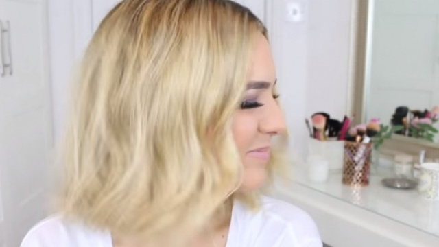 Long Bob di una ragazza su internet