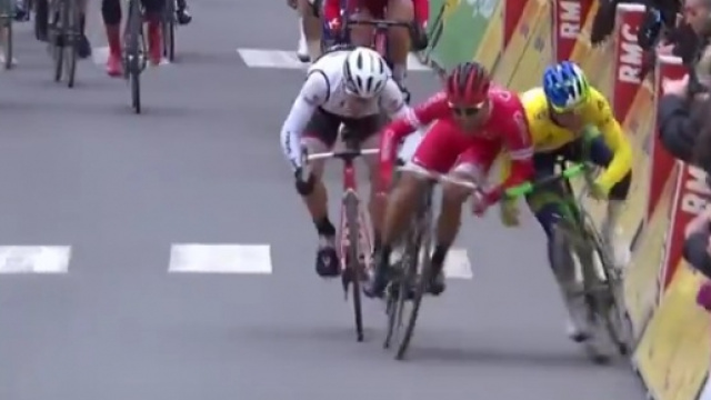 Il contatto tra Bouhanni e Matthews