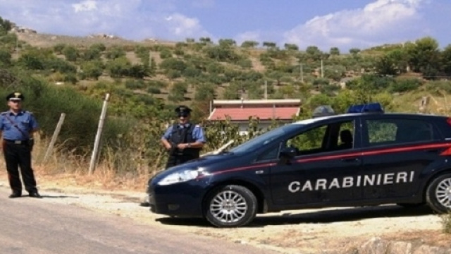 Posto di blocco dei carabinieri a Sambuca di Sicilia