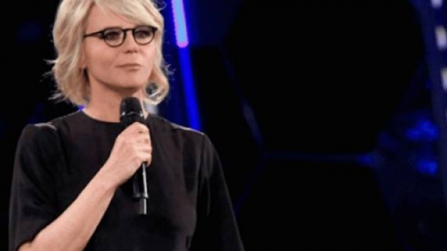Anticipazioni Amici: fuori un componente della squadra Blu