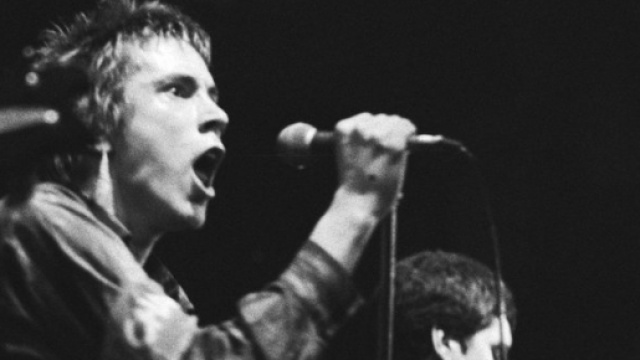 I Sex Pistols nel corso di una esibizione