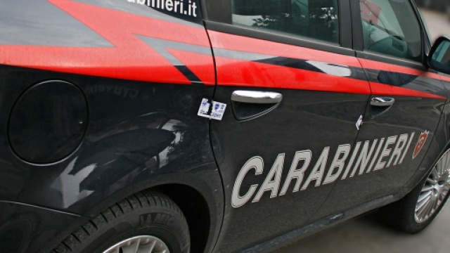 Calabria, donna accoltellata al petto