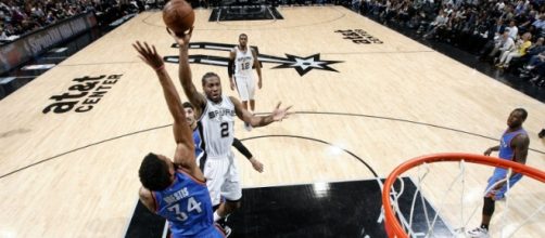 Triunfo y marca hist&oacute;rica en condici&oacute;n de local para los Spurs
