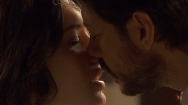 Il Segreto, Lucas bacia Aurora