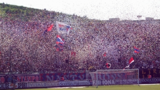 La "Curva Sud" Giorgio Manzulli - Crotone.
