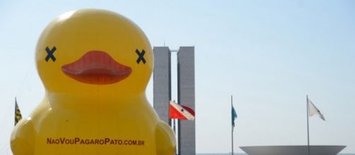 O Pato: s&iacute;mbolo da FIESP contra o Governo Dilma (Amazona News)