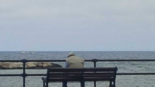 Guardando il mare in attesa di un futuro pi&ugrave; vivo per la Democrazia