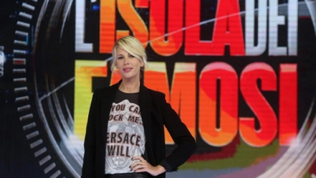 Isola dei Famosi: Simona Ventura contro Alfonso Signorini e l'ex Bettarini
