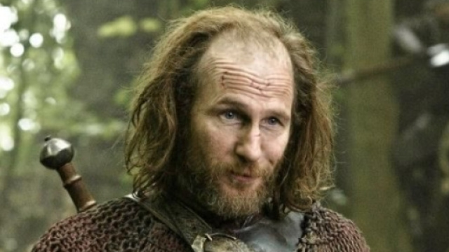 Paul Kaye interpreta Thoros di Myr