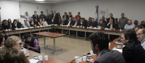 Avanza en el congreso ley para impedir despidos