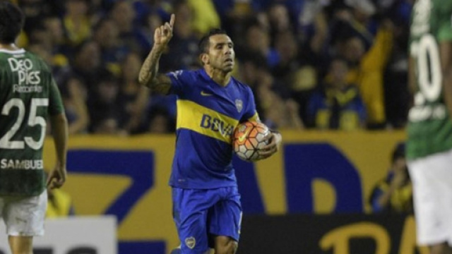 Carlos Tevez, doppietta nel 6-2 contro il Deportivo Cal&igrave;