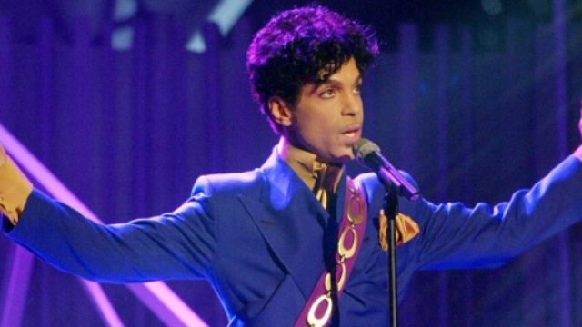Prince, un altro pezzo di storia della musica che se ne va