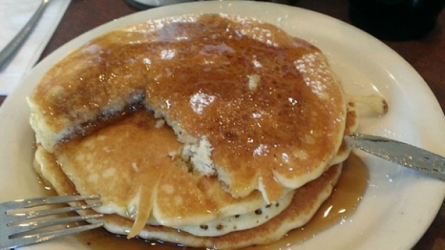 Sciroppo d'acero nei famosi pancake