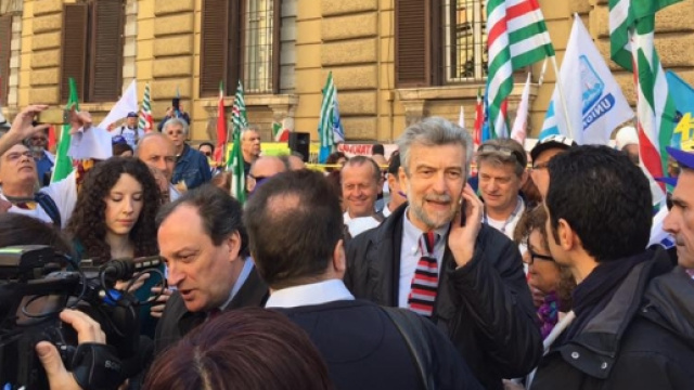 Riforma pensioni, Damiano in piazza con esodati e precoci