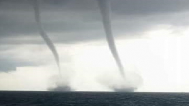 Una tromba d'aria sul Salento nell'estate scorsa.