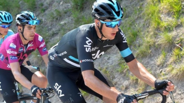 Mikel Landa a ruota di Moscon - Foto Mosna