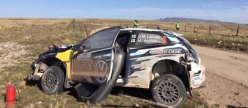 Latvala sufri&oacute; un vuelco en el PE14 y abandon&oacute; el Rally de Argentina