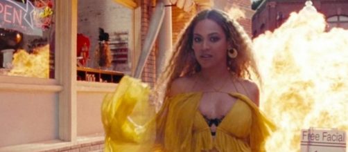 Novo &aacute;lbum foi lan&ccedil;ado na noite deste s&aacute;bado