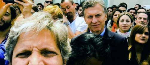 Riera es quien ejecuta la pol&iacute;tica oficial en redes sociales