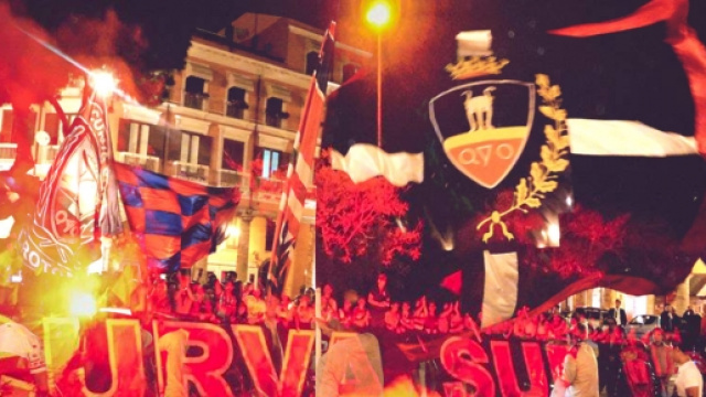 I tifosi del Crotone, capolista di Serie B.