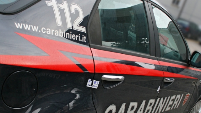 Cosenza, donna accoltella il compagno