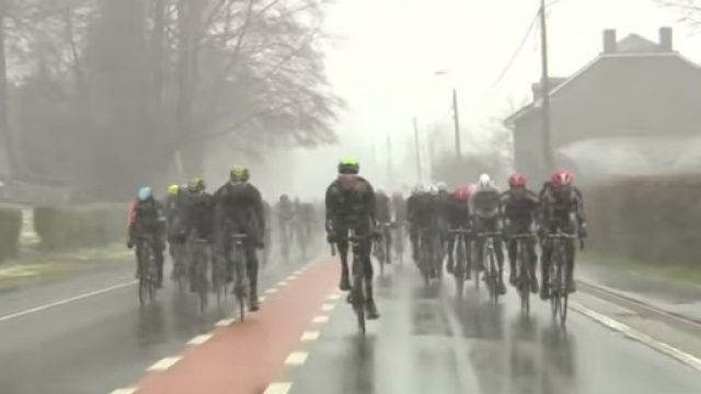 La Liegi Bastogne Liegi sotto la neve