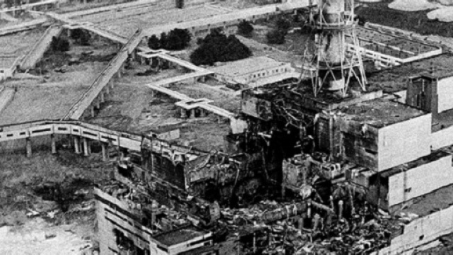 Una storica immagine del reattore n.4 della centrale di Chernobyl