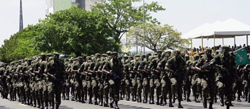 Ex&eacute;rcito Brasileiro, em exerc&iacute;cio militar.