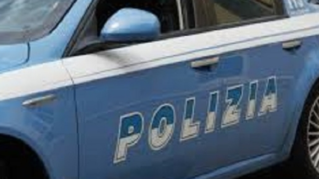 Auto data alle fiamme a Cosenza, indaga la polizia