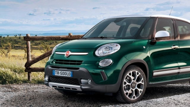 Ecco la Fiat 500L Trekking 2016