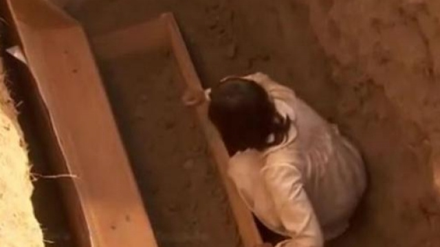 Il Segreto, anticipazioni 29 aprile 2016: Maria apre la bara di Gonzalo.